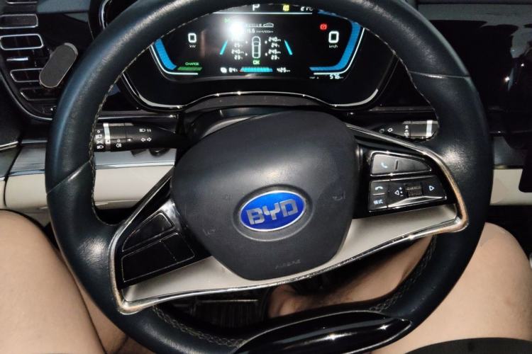 Used BYD e9 2021 Business Edition Steering Wheel