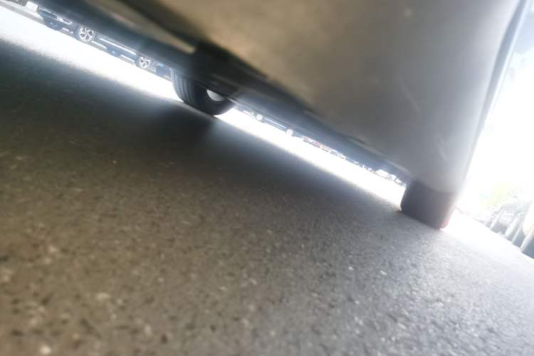Used BYD e9 2022 Business Edition Chassis Rear Right