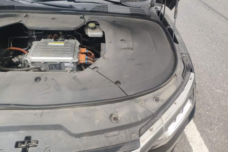 Used BYD e9 2022 Business Edition Engine Bay Left
