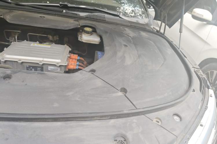Used BYD e9 2022 Business Edition Engine Bay Left