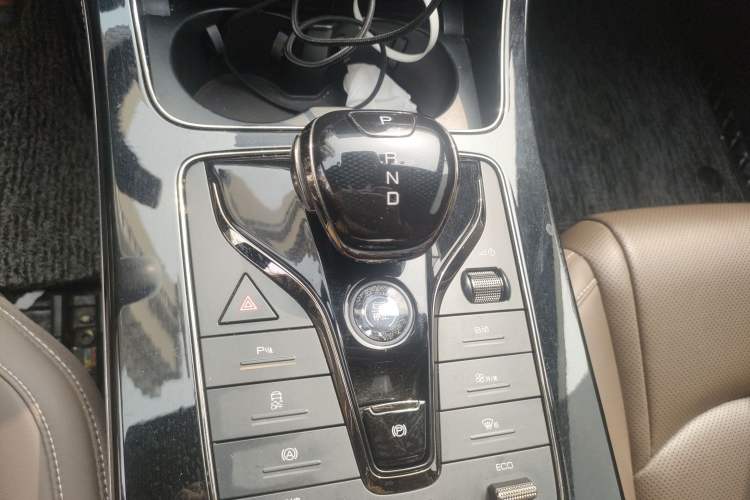 Used BYD e9 2022 Business Edition Gear Lever