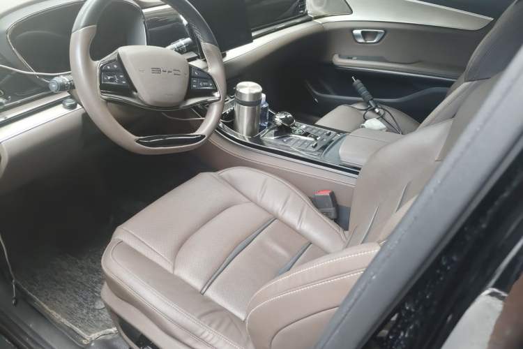 Used BYD e9 2022 Business Edition Left Front Seat