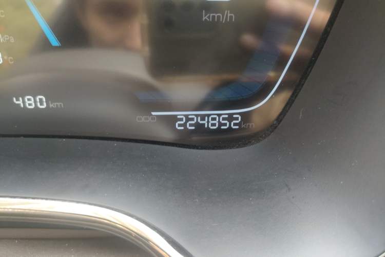 Used BYD e9 2022 Business Edition Odometer Close Up