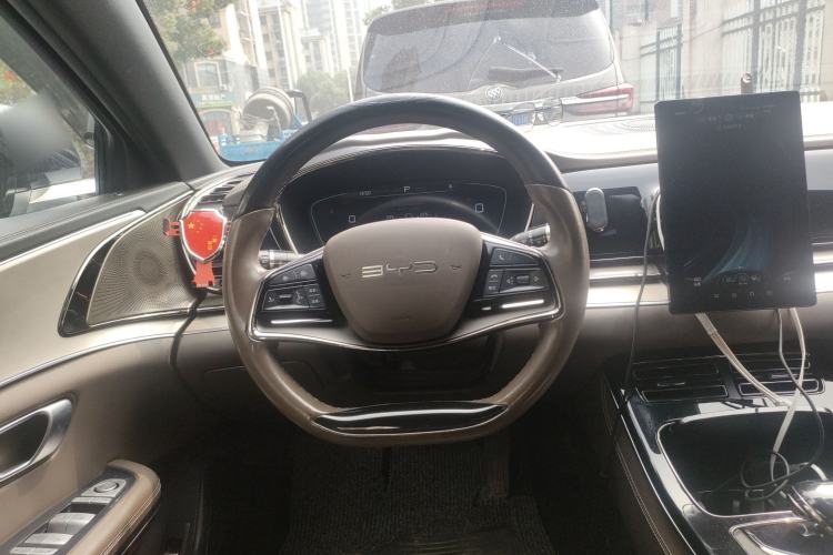 Used BYD e9 2022 Business Edition Steering Wheel