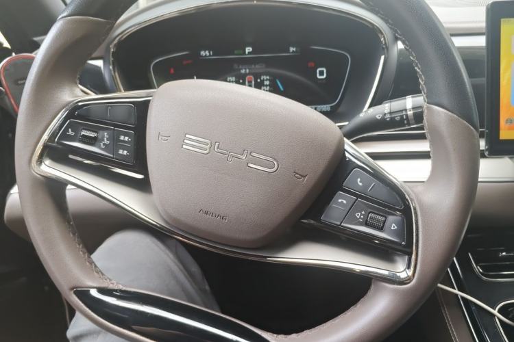 Used BYD e9 2022 Business Edition Steering Wheel