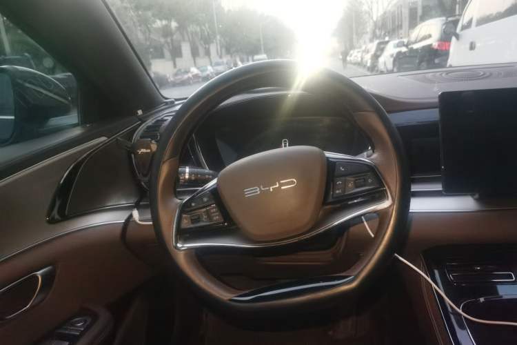 Used BYD e9 2022 Business Edition Steering Wheel