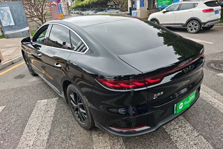 Used BYD e9 2025 Model 506 Luxury Version Exterior 2
