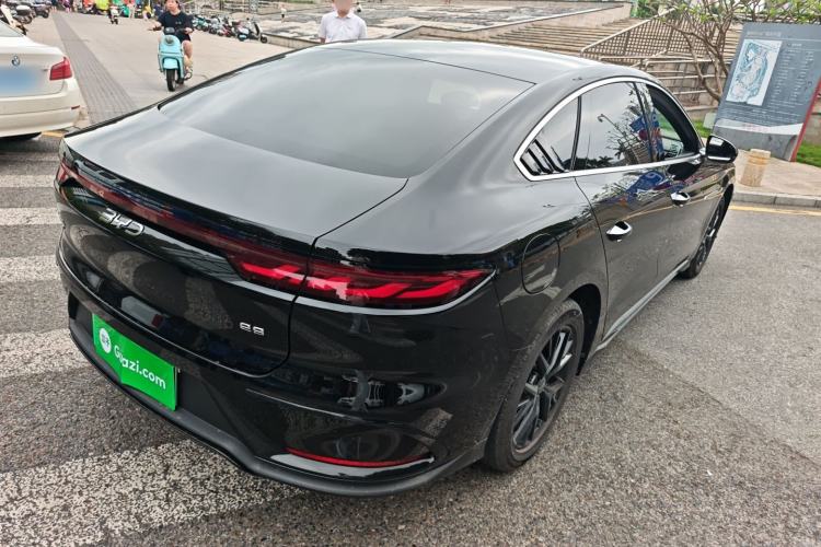 Used BYD e9 2025 Model 506 Luxury Version Rear Right 45 Deg