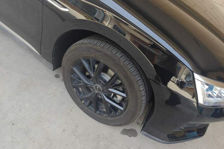 Used BYD e9 2025 Model 506 Luxury Version Right Front Wheel Hub