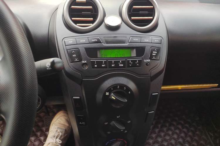 Used BYD F0 2015 1.0L XuanKu Model Audio And AC Panel
