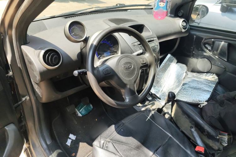 Used BYD F0 2008 1.0L Utility Version Center Console