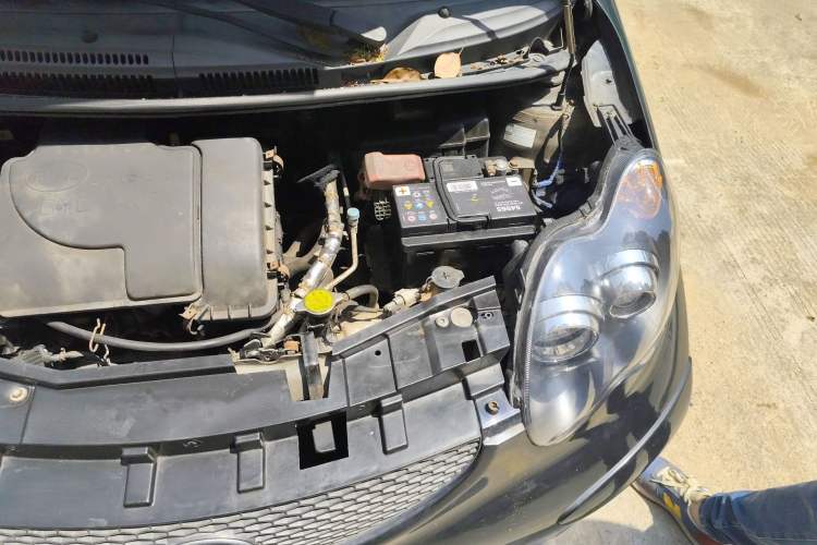 Used BYD F0 2008 1.0L Utility Version Engine Bay Left