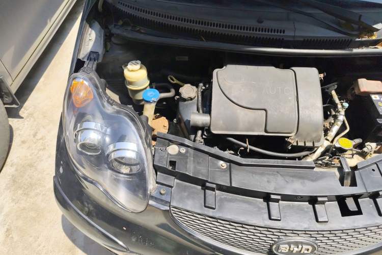 Used BYD F0 2008 1.0L Utility Version Engine Bay Right