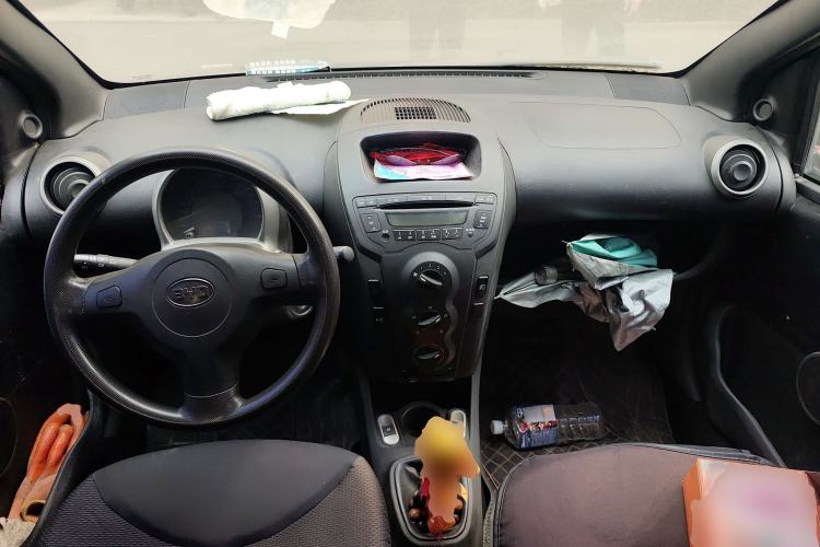 Used BYD F0 2010 Shangkui Patriotic Edition 1.0L XuanKu Model Center Console