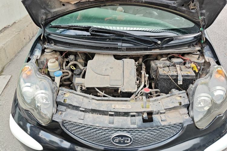 Used BYD F0 2010 Shangkui Patriotic Edition 1.0L Yuexue Model Engine Bay