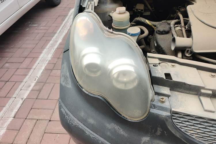 Used BYD F0 2010 Shangkui Patriotic Edition 1.0L XuanKu Model Right Front Headlight