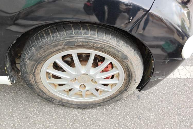 Used BYD F0 2010 Shangkui Patriotic Edition 1.0L Yuexue Model Right Front Wheel Hub