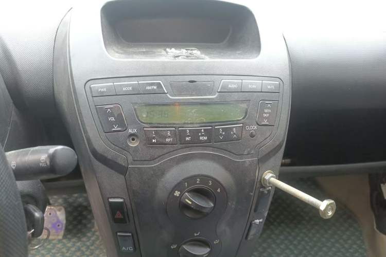 Used BYD F0 2010 Shangkui Patriotic Edition 1.0L XuanKu Model Audio And AC Panel