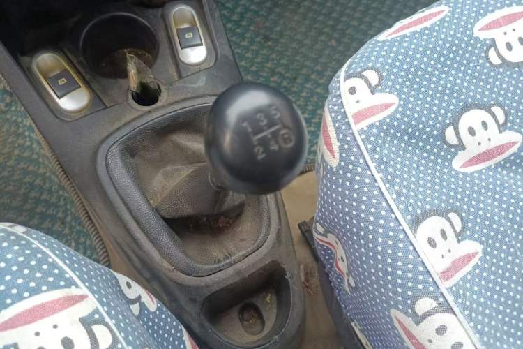 Used BYD F0 2010 Shangkui Patriotic Edition 1.0L XuanKu Model Gear Lever