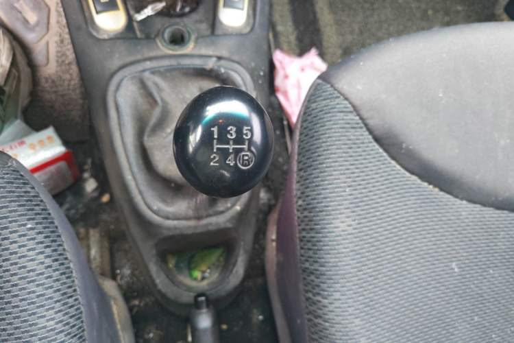 Used BYD F0 2010 Shangkui Patriotic Edition 1.0L Yuexue Model Gear Lever