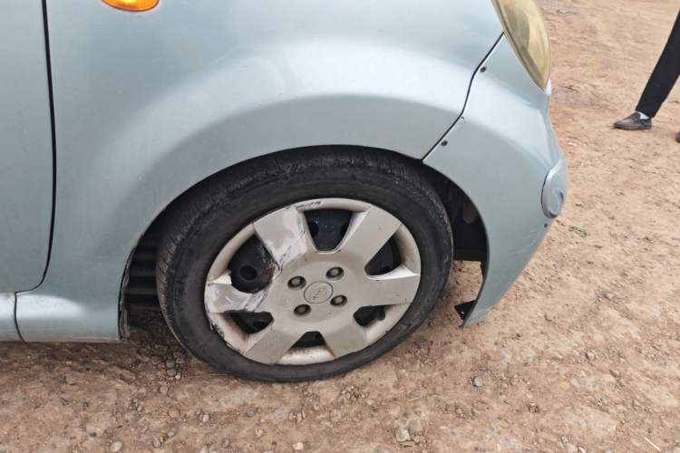 Used BYD F0 2010 Shangkui Patriotic Edition 1.0L Yuexue Model Right Front Wheel Hub