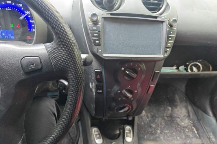 Used BYD F0 2011 Shangku Edition 1.0L XuanKu Model Audio And AC Panel