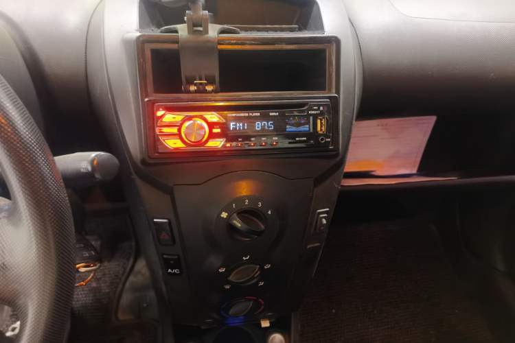 Used BYD F0 2011 Shangku Edition 1.0L Yuexiu Model Audio And AC Panel