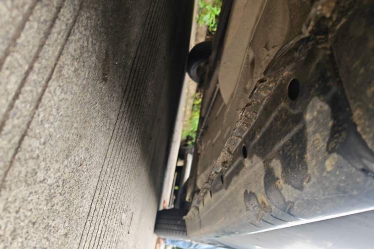 Used BYD F0 2011 Shangku Edition 1.0L XuanKu Model Chassis Front Left