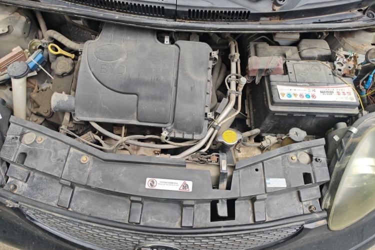 Used BYD F0 2011 Shangku Edition 1.0L XuanKu Model Engine Bay