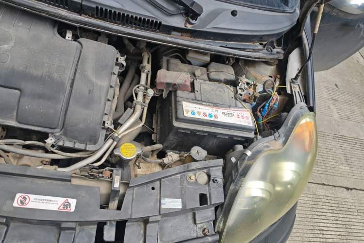 Used BYD F0 2011 Shangku Edition 1.0L XuanKu Model Engine Bay Left
