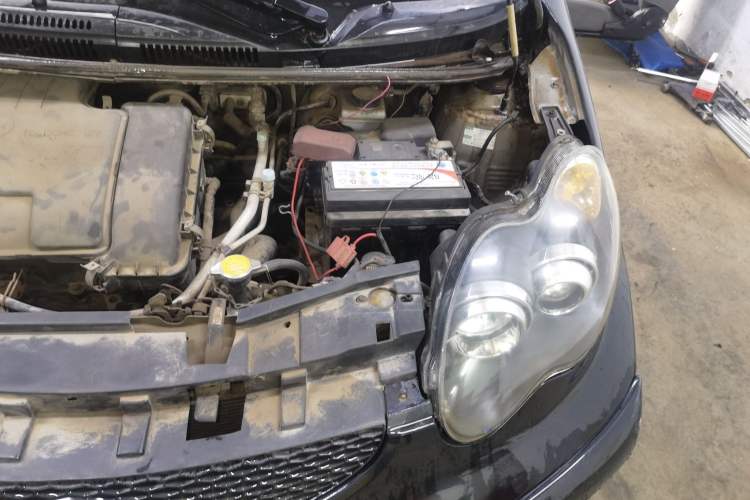 Used BYD F0 2011 Shangku Edition 1.0L Yuexiu Model Engine Bay Left
