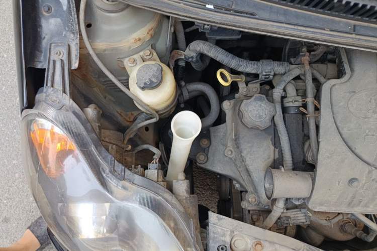 Used BYD F0 2011 Shangku Edition 1.0L XuanKu Model Engine Bay Right