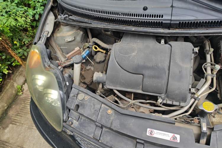 Used BYD F0 2011 Shangku Edition 1.0L XuanKu Model Engine Bay Right