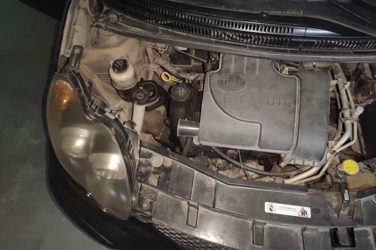 Used BYD F0 2011 Shangku Edition 1.0L XuanKu Model Engine Bay Right