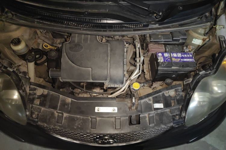 Used BYD F0 2011 Shangku Edition 1.0L XuanKu Model Engine Bay