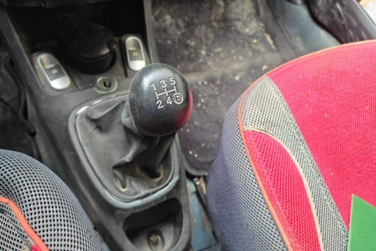 Used BYD F0 2011 Shangku Edition 1.0L XuanKu Model Gear Lever