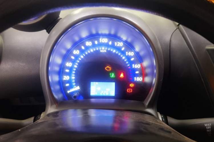 Used BYD F0 2011 Shangku Edition 1.0L Yuexiu Model Instrument Cluster