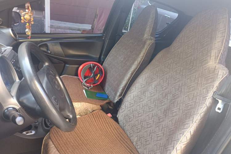 Used BYD F0 2011 Shangku Edition 1.0L XuanKu Model Left Front Seat