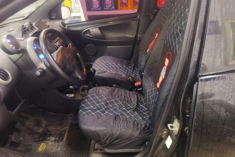 Used BYD F0 2011 Shangku Edition 1.0L Yuexiu Model Left Front Seat