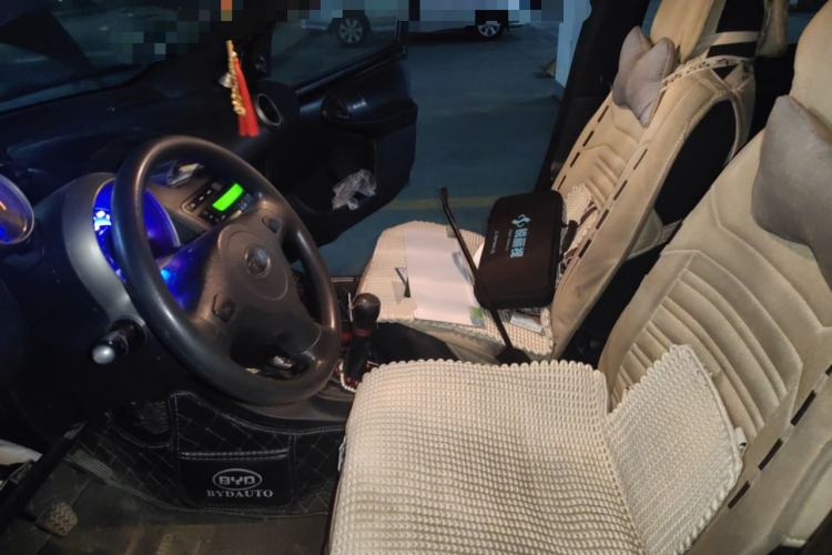 Used BYD F0 2011 Shangku Edition 1.0L XuanKu Model Left Front Seat