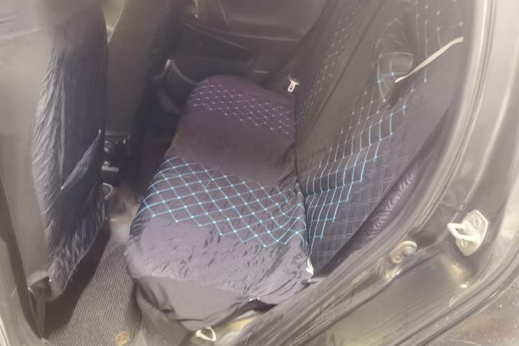 Used BYD F0 2011 Shangku Edition 1.0L Yuexiu Model Left Rear Seat