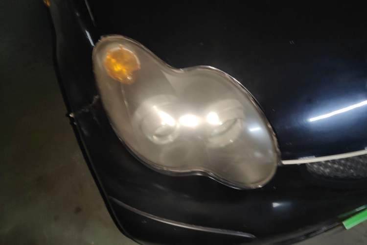 Used BYD F0 2011 Shangku Edition 1.0L XuanKu Model Right Front Headlight