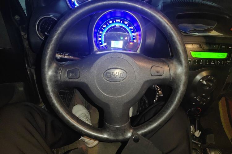 Used BYD F0 2011 Shangku Edition 1.0L XuanKu Model Steering Wheel