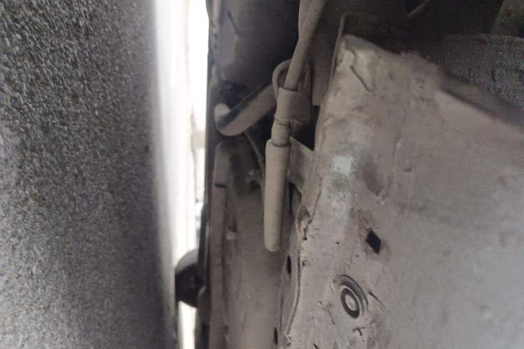 Used BYD F0 2011 Shangku Edition 1.0L Yuexiu Model Chassis Rear Left