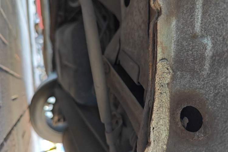 Used BYD F0 2011 Shangku Edition 1.0L Yuexiu Model Chassis Rear Left