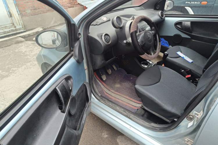 Used BYD F0 2011 Shangku Edition 1.0L Yuexiu Model Driver Seat