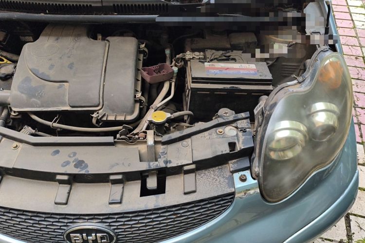 Used BYD F0 2011 Shangku Edition 1.0L XuanKu Model Engine Bay Left