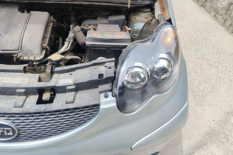 Used BYD F0 2011 Shangku Edition 1.0L XuanKu Model Engine Bay Left