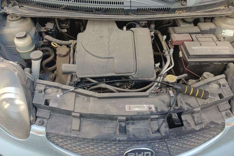 Used BYD F0 2011 Shangku Edition 1.0L XuanKu Model Engine Bay