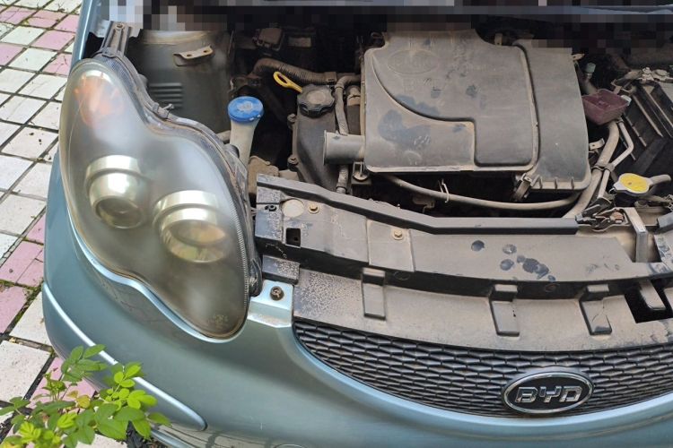 Used BYD F0 2011 Shangku Edition 1.0L XuanKu Model Engine Bay Right
